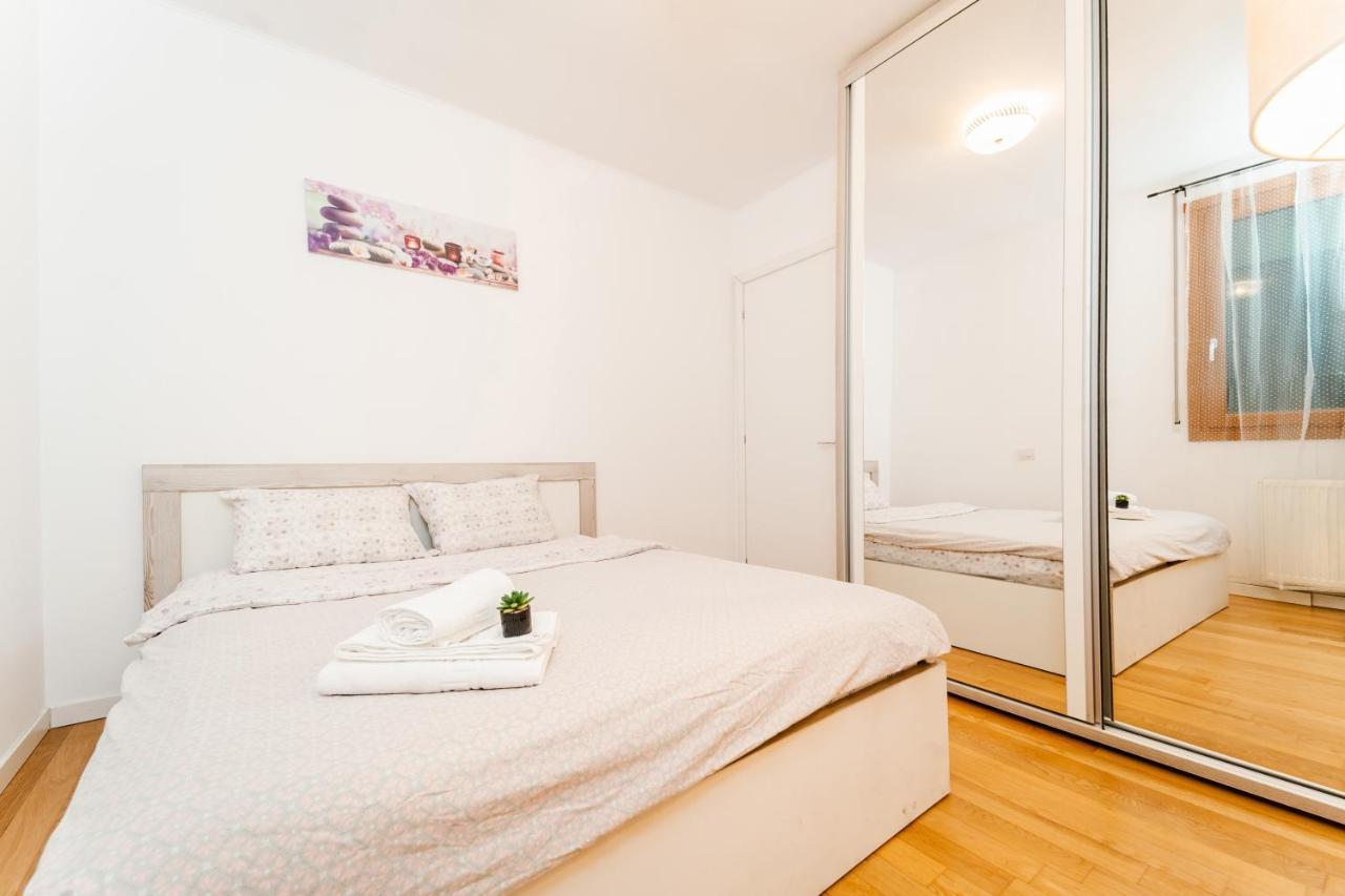 Central 700 Square Fructus Plaza - Eva Apartment Temešvár Exteriér fotografie