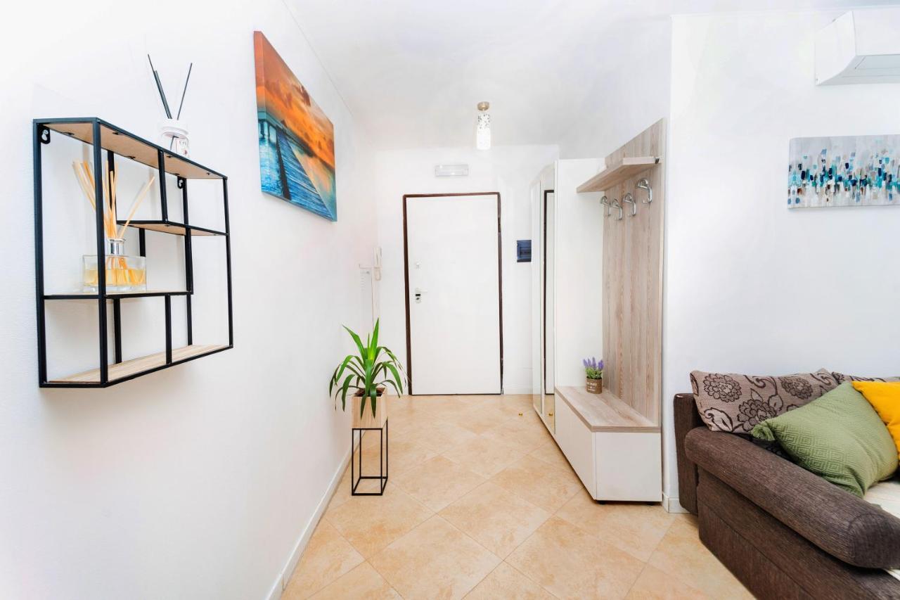 Central 700 Square Fructus Plaza - Eva Apartment Temešvár Exteriér fotografie